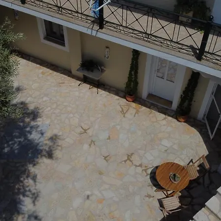South Side בית הארחה Athánion