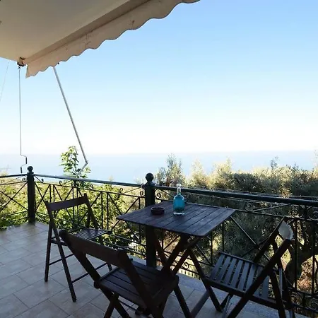 South Side Guest house Athanion