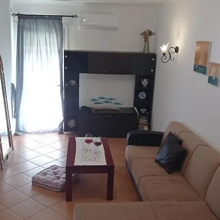 Guest house South Side Athanion