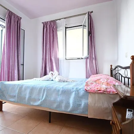 South Side Guest house Athanion