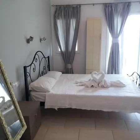 South Side 3* Athánion