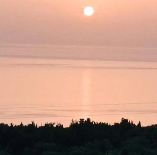 South Side 招待所 Athánion